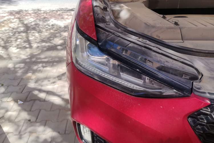 Used Wey VV6 2018 2.0T Two-Wheel Drive Flagship Version China V Standard Right Front Headlight