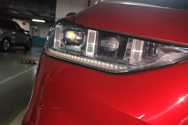 Used Wey VV6 2018 2.0T Two-Wheel Drive Flagship Version China V Standard Right Front Headlight