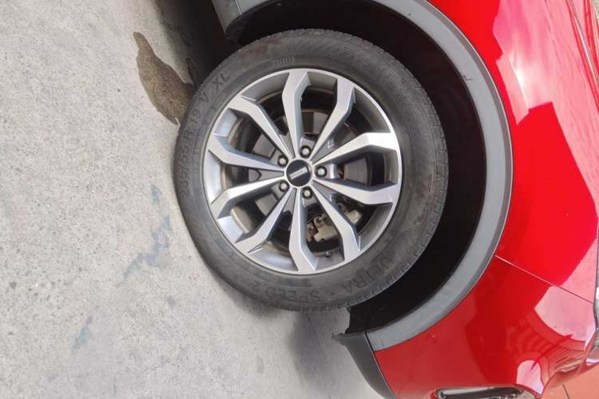 Used Wey VV6 2018 2.0T Two-Wheel Drive Flagship Version China V Standard Right Front Wheel Hub