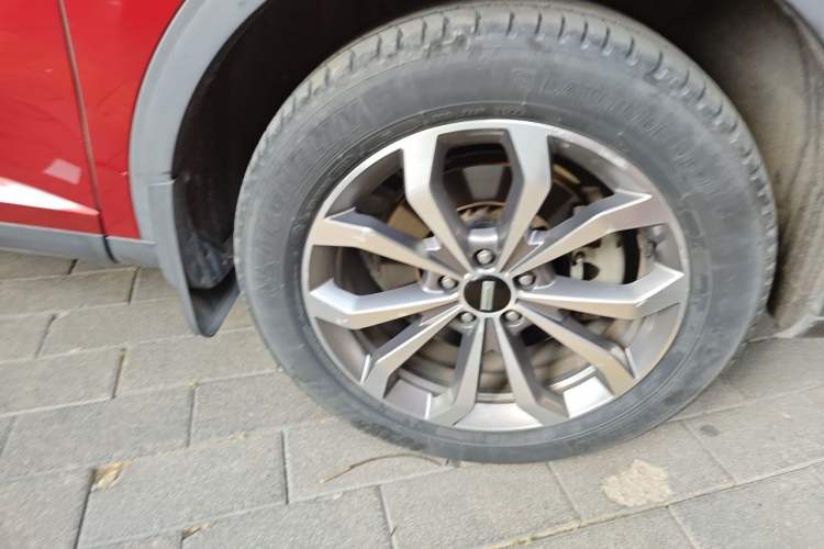 Used Wey VV6 2018 2.0T Two-Wheel-Drive Ultra-Luxury Version China V Standard Right Front Wheel Hub