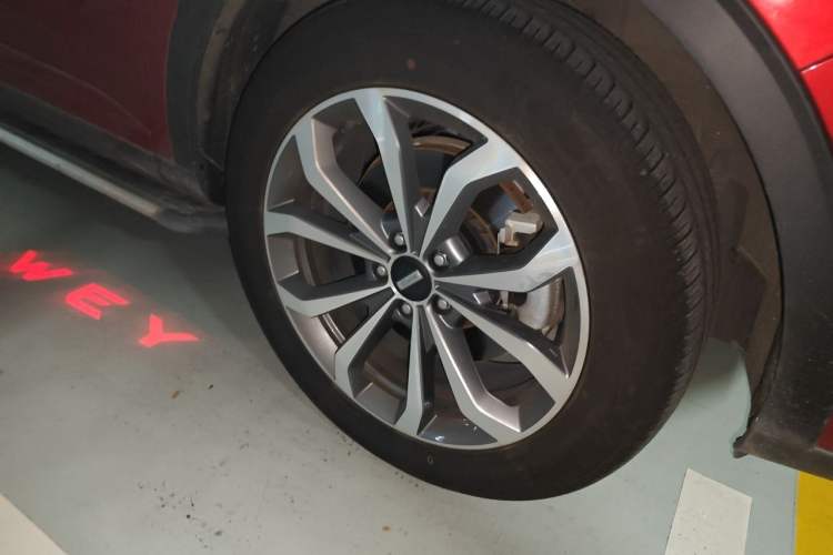Used Wey VV6 2018 2.0T Two-Wheel Drive Flagship Version China V Standard Right Front Wheel Hub