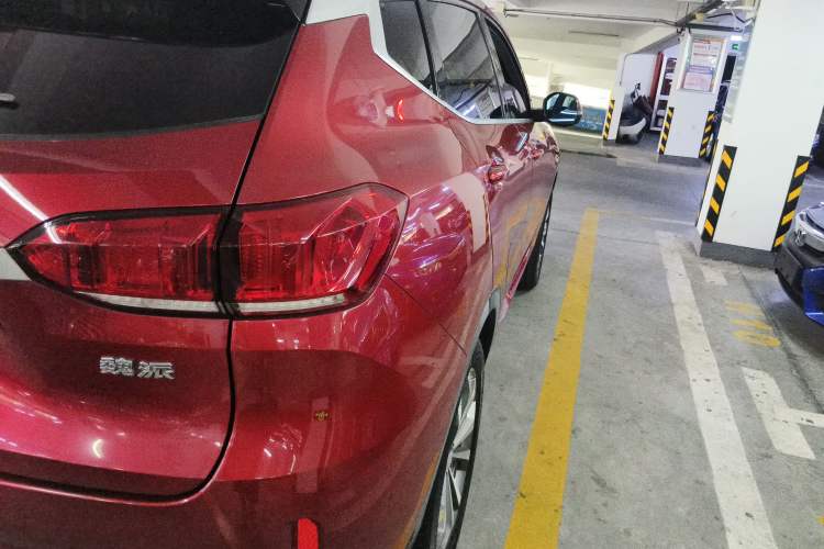 Used Wey VV6 2018 2.0T Two-Wheel-Drive Ultra-Luxury Version China V Standard Right Rear Taillight