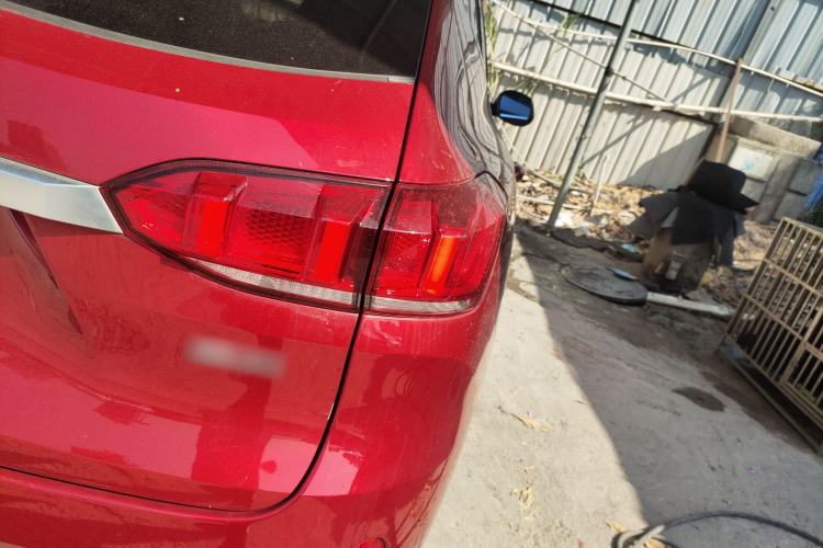 Used Wey VV6 2018 2.0T Two-Wheel-Drive Ultra-Luxury Version China V Standard Right Rear Taillight