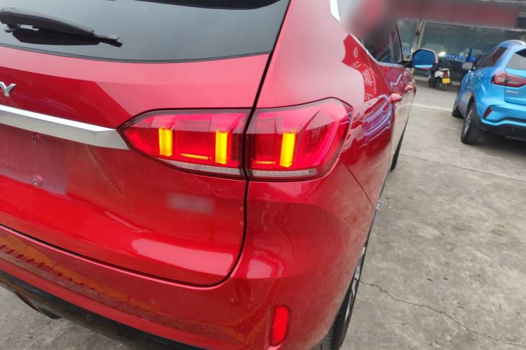 Used Wey VV6 2018 2.0T Two-Wheel-Drive Ultra-Luxury Version China V Standard Right Rear Taillight