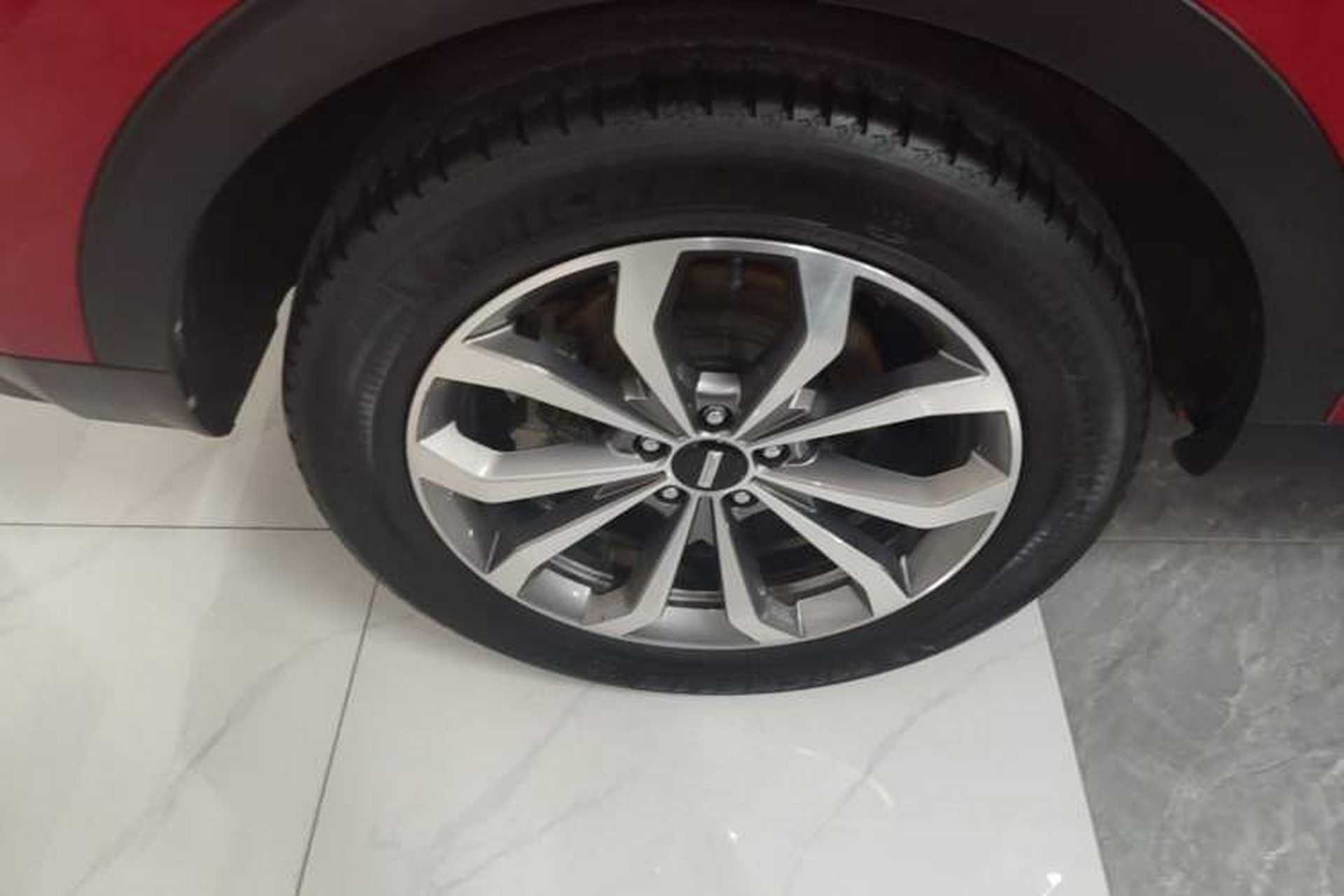 Used Wey VV6 2018 2.0T Two-Wheel-Drive Ultra-Luxury Version China V Standard Right Rear Wheel Hub