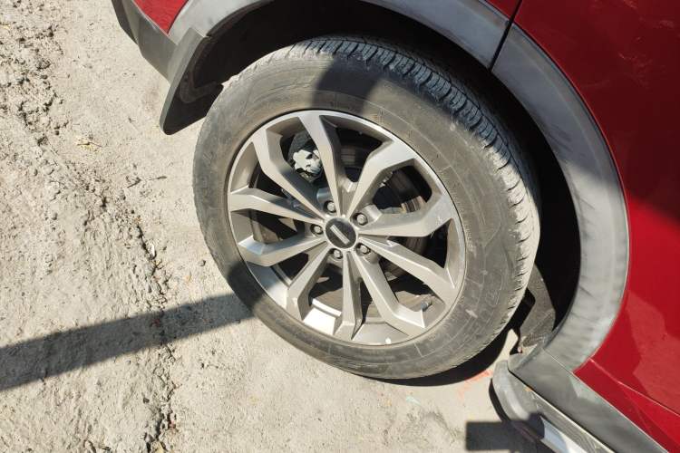 Used Wey VV6 2018 2.0T Two-Wheel-Drive Ultra-Luxury Version China V Standard Right Rear Wheel Hub