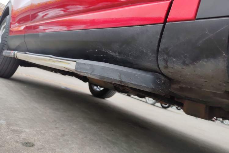 Used Wey VV6 2018 2.0T Two-Wheel-Drive Ultra-Luxury Version China V Standard Right Side Sill