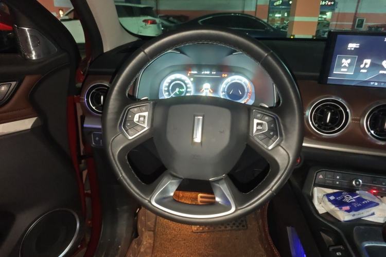 Used Wey VV6 2018 2.0T Two-Wheel-Drive Ultra-Luxury Version China V Standard Steering Wheel