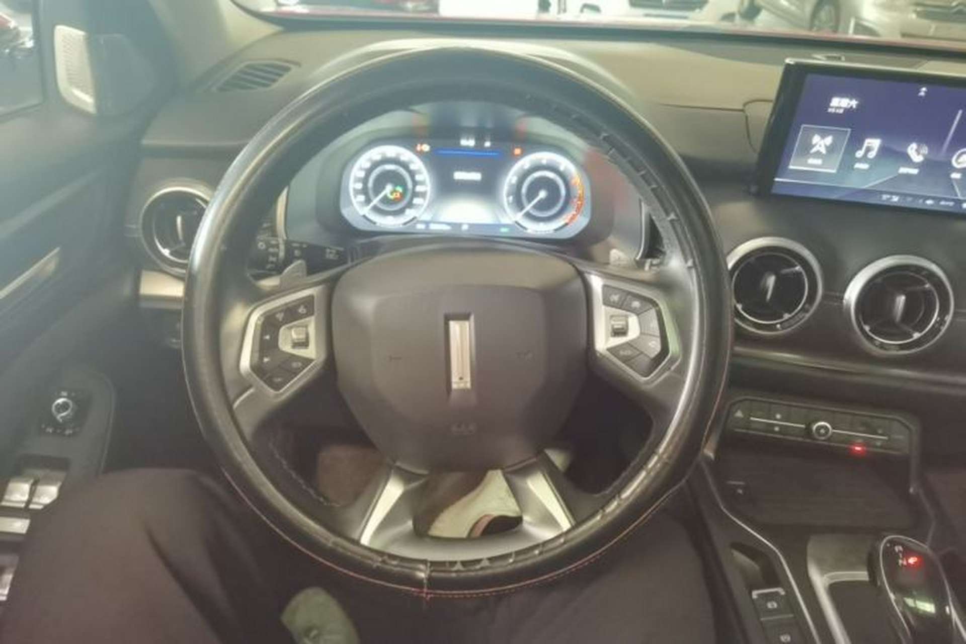 Used Wey VV6 2018 2.0T Two-Wheel-Drive Ultra-Luxury Version China V Standard Steering Wheel