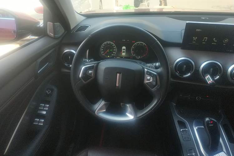Used Wey VV6 2018 2.0T Two-Wheel-Drive Ultra-Luxury Version China V Standard Steering Wheel