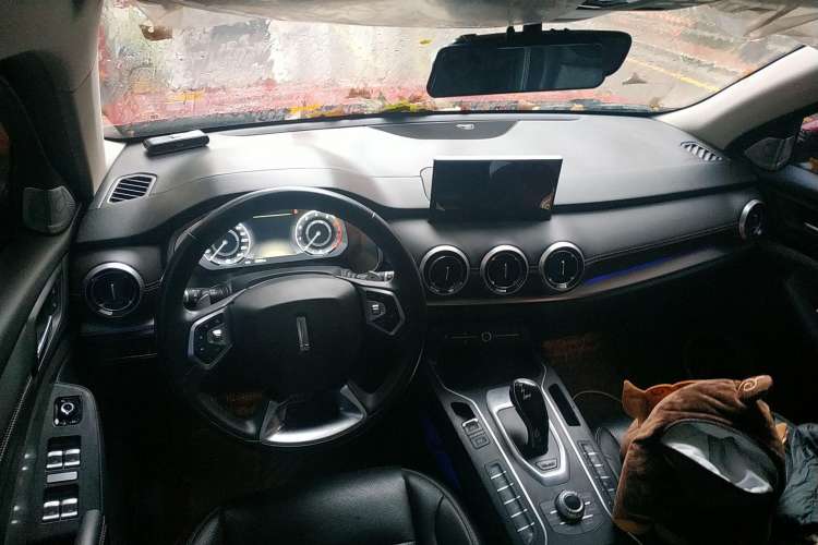 Used Wey VV6 2018 2.0T Two-Wheel-Drive Ultra-Luxury Version China V Standard Steering Wheel