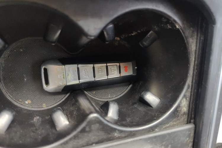 Used Wey VV6 2018 2.0T Two-Wheel Drive Flagship Version China V Standard Vehicle Key