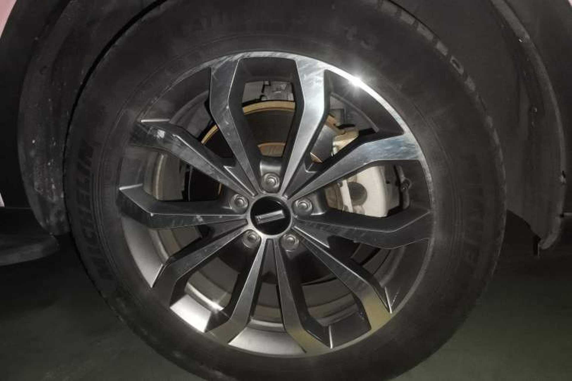 Used Wey VV6 2018 2.0T Two-Wheel Drive Flagship Version China V Standard Right Front Wheel Hub