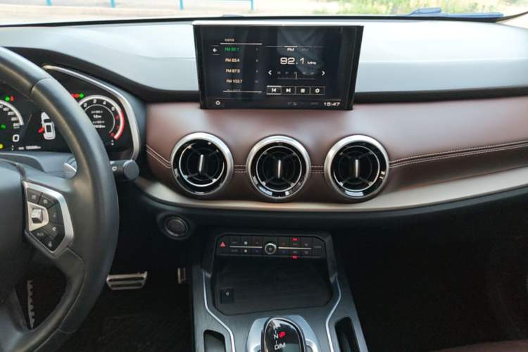 Used Wey VV6 2018 2.0T Two-Wheel Drive Flagship Version China V Standard Audio And AC Panel