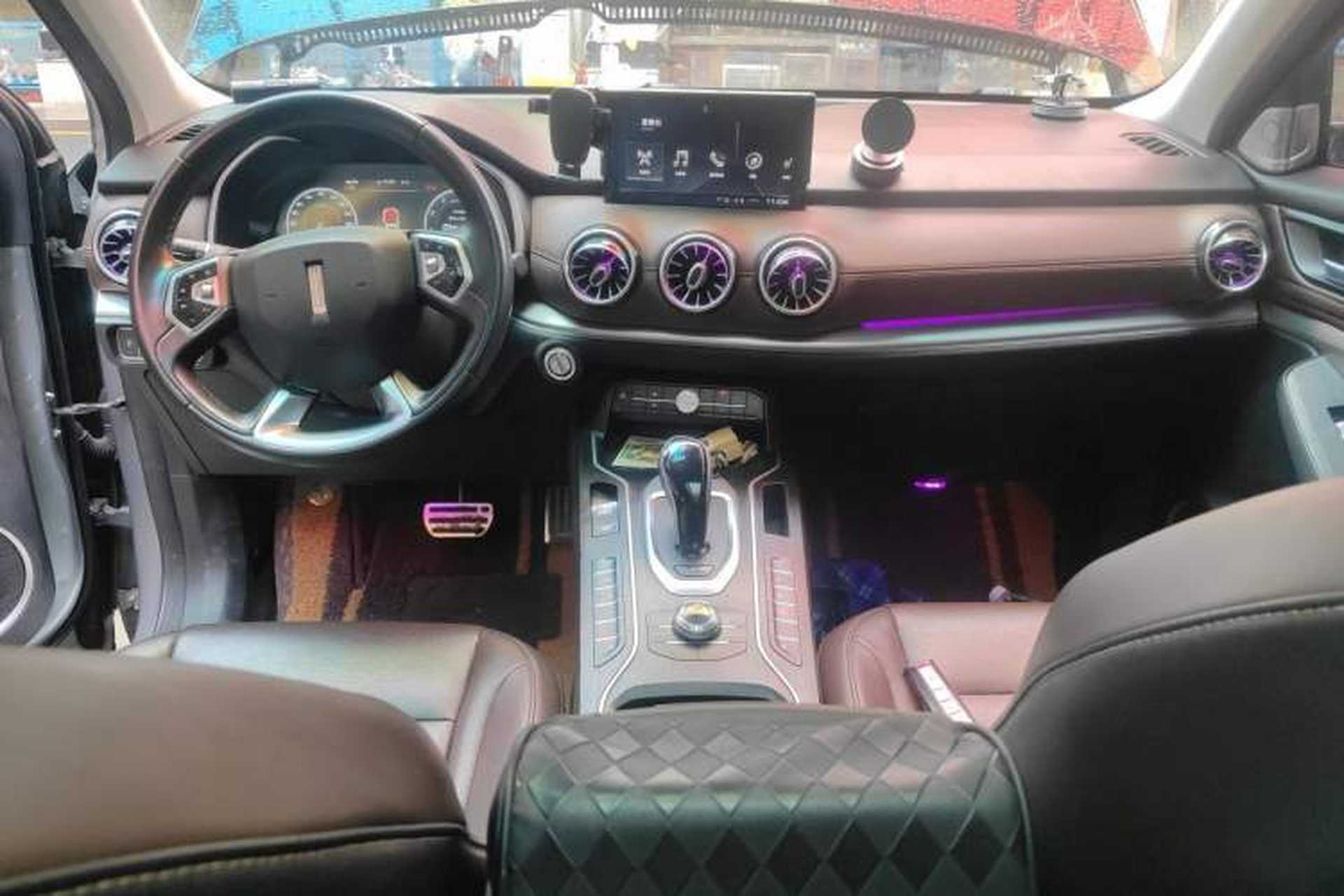 Used Wey VV6 2018 2.0T Two-Wheel-Drive Ultra-Luxury Version China V Standard Center Console