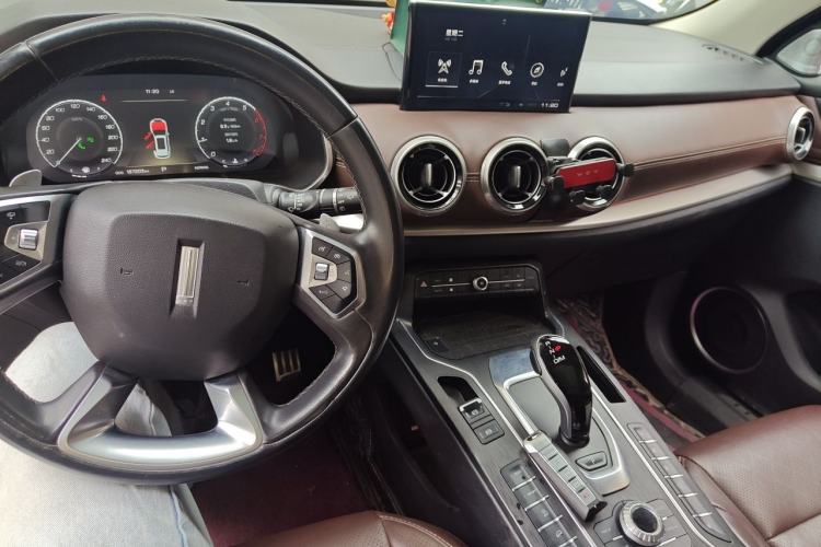 Used Wey VV6 2018 2.0T Two-Wheel-Drive Ultra-Luxury Version China V Standard Center Console