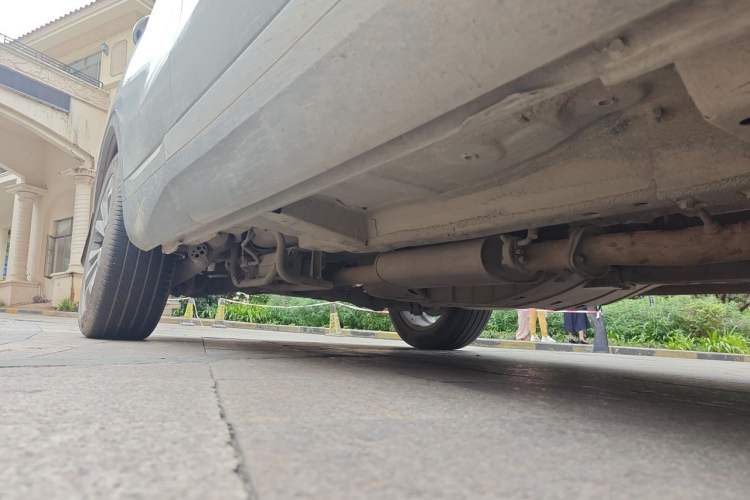 Used Wey VV6 2018 2.0T Two-Wheel-Drive Ultra-Luxury Version China V Standard Chassis Front Right