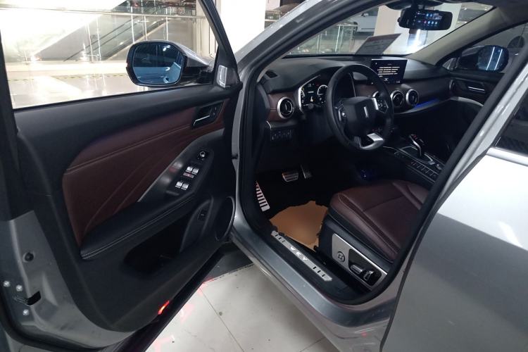 Used Wey VV6 2018 2.0T Two-Wheel-Drive Ultra-Luxury Version China V Standard Driver Seat