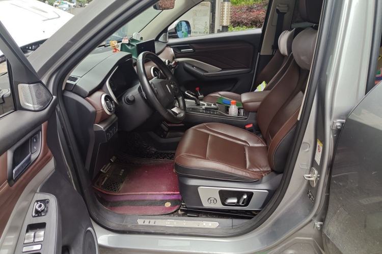 Used Wey VV6 2018 2.0T Two-Wheel-Drive Ultra-Luxury Version China V Standard Driver Seat