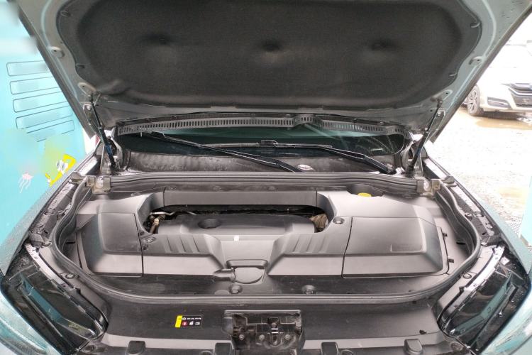 Used Wey VV6 2018 2.0T Two-Wheel Drive Flagship Version China V Standard Engine Bay