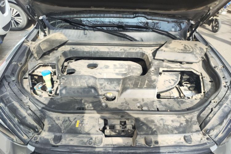 Used Wey VV6 2018 2.0T Two-Wheel-Drive Ultra-Luxury Version China V Standard Engine Bay