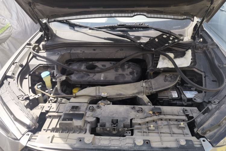 Used Wey VV6 2018 2.0T Two-Wheel Drive Flagship Version China V Standard Engine Bay