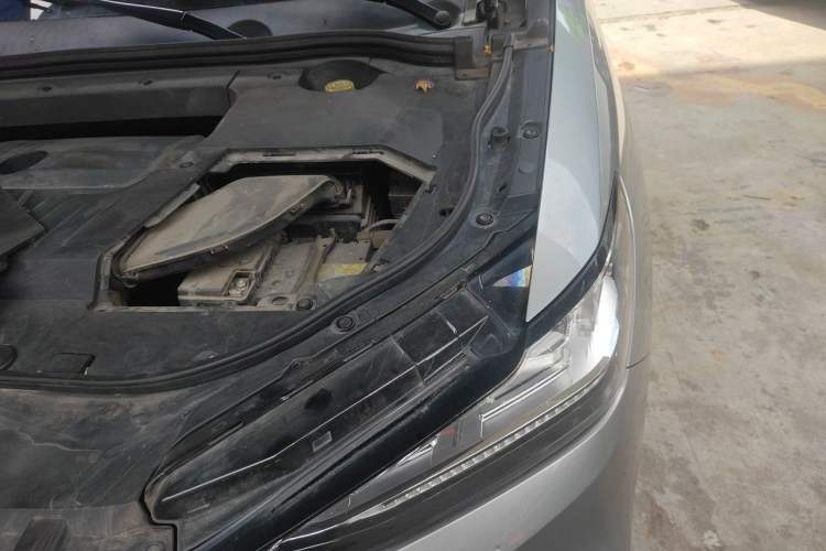 Used Wey VV6 2018 2.0T Two-Wheel Drive Flagship Version China V Standard Engine Bay Left
