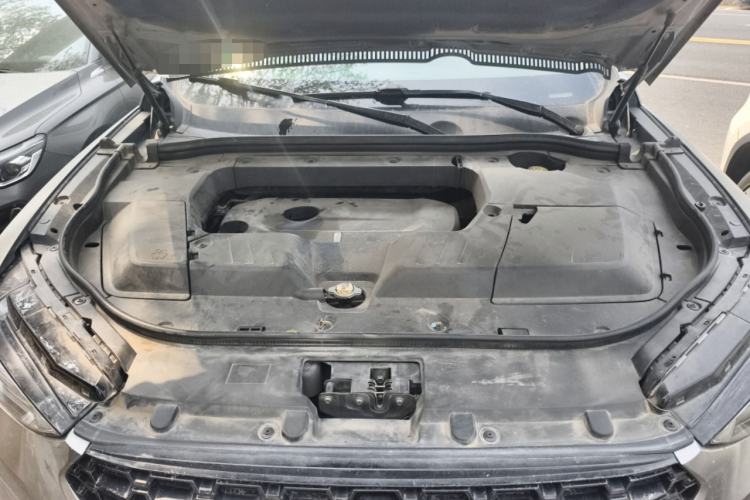Used Wey VV6 2018 2.0T Two-Wheel-Drive Ultra-Luxury Version China V Standard Engine Bay