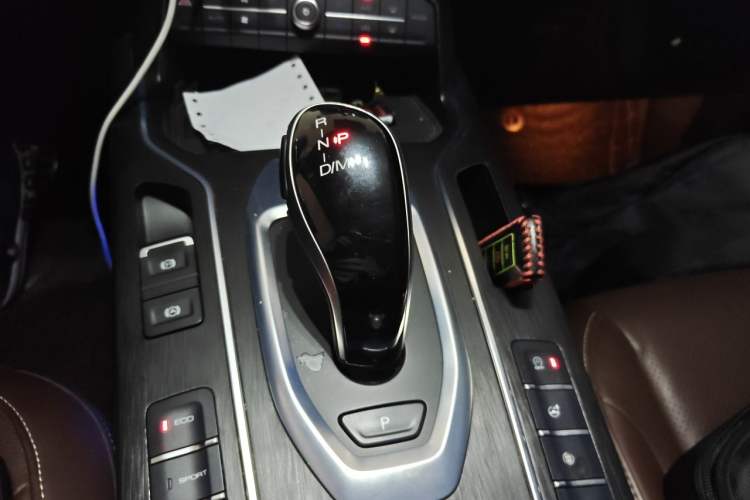 Used Wey VV6 2018 2.0T Two-Wheel Drive Flagship Version China V Standard Gear Lever