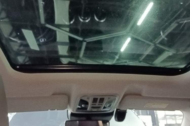 Used Wey VV6 2018 2.0T Two-Wheel-Drive Ultra-Luxury Version China V Standard Headliner