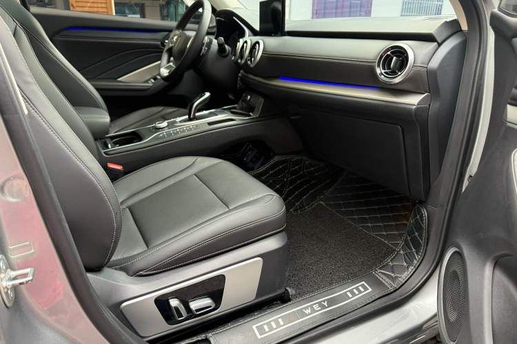 Used Wey VV6 2018 2.0T Two-Wheel-Drive Ultra-Luxury Version China V Standard Interior 3