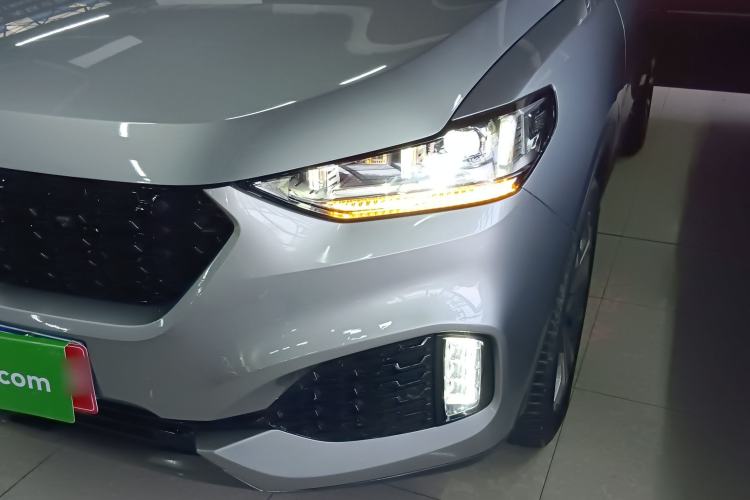 Used Wey VV6 2018 2.0T Two-Wheel-Drive Ultra-Luxury Version China V Standard Left Front Headlight