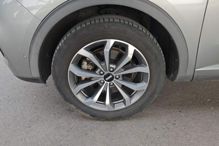 Used Wey VV6 2018 2.0T Two-Wheel Drive Flagship Version China V Standard Left Front Wheel Hub