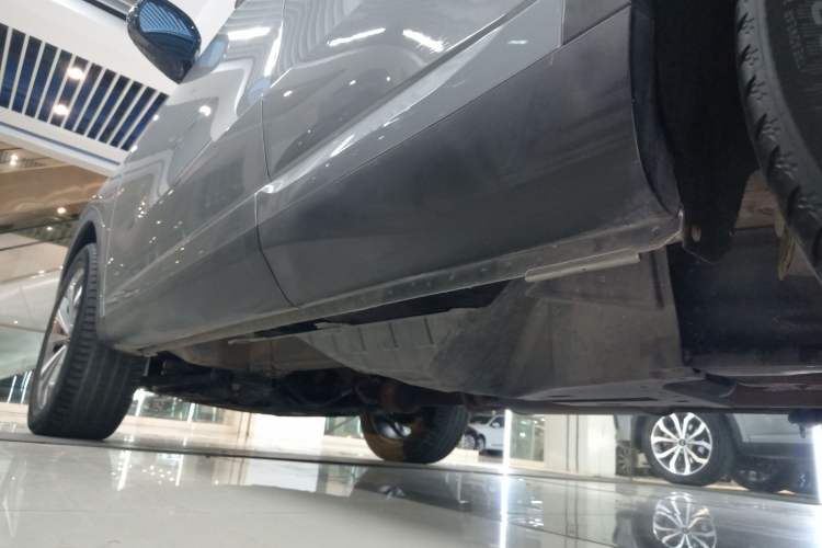 Used Wey VV6 2018 2.0T Two-Wheel-Drive Ultra-Luxury Version China V Standard Left Side Sill
