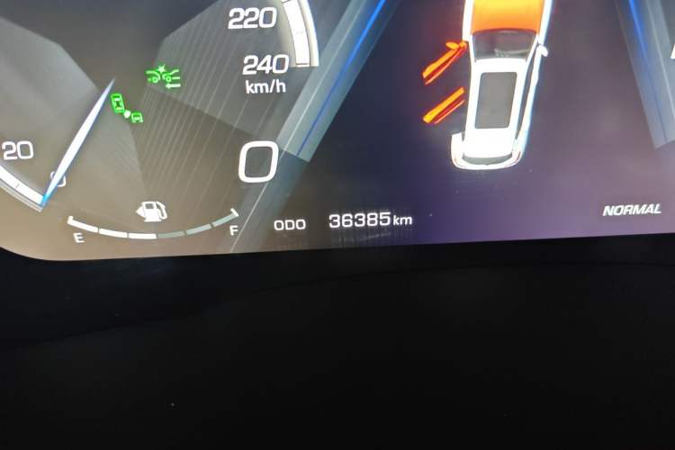 Used Wey VV6 2018 2.0T Two-Wheel Drive Flagship Version China V Standard Odometer Close Up