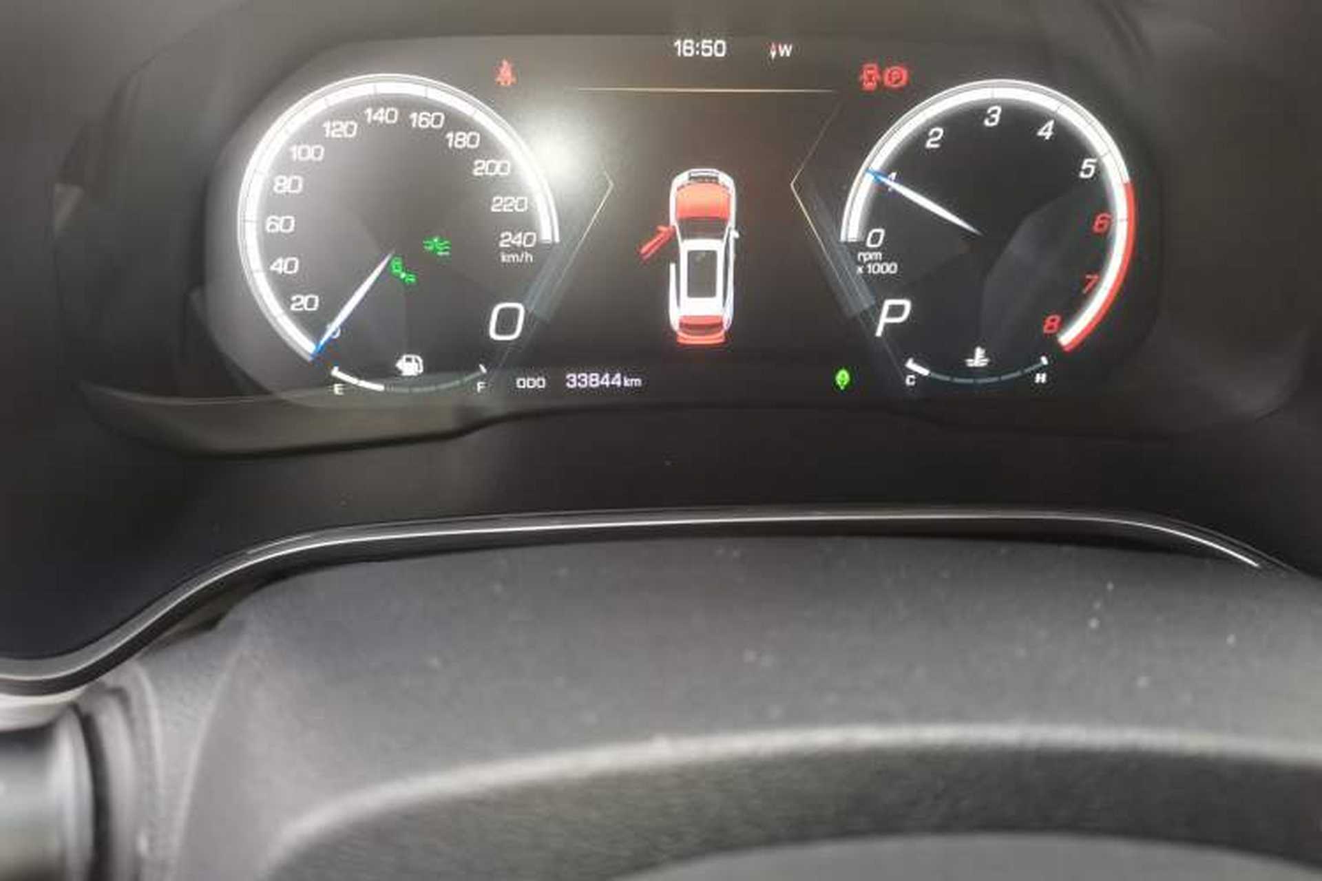 Used Wey VV6 2018 2.0T Four-Wheel Drive Flagship Version China V Standard Odometer Close Up