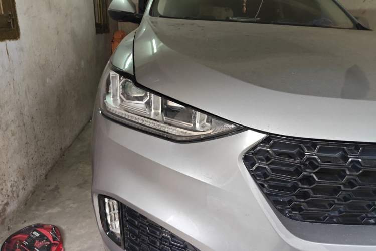 Used Wey VV6 2018 2.0T Two-Wheel Drive Flagship Version China V Standard Right Front Headlight
