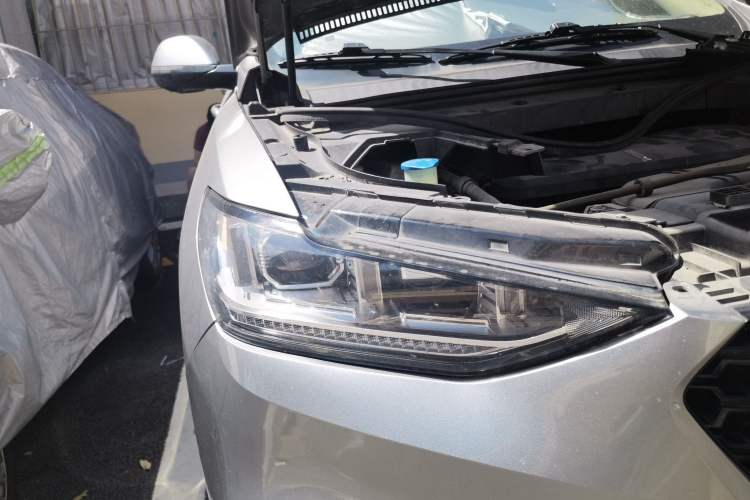 Used Wey VV6 2018 2.0T Two-Wheel Drive Flagship Version China V Standard Right Front Headlight