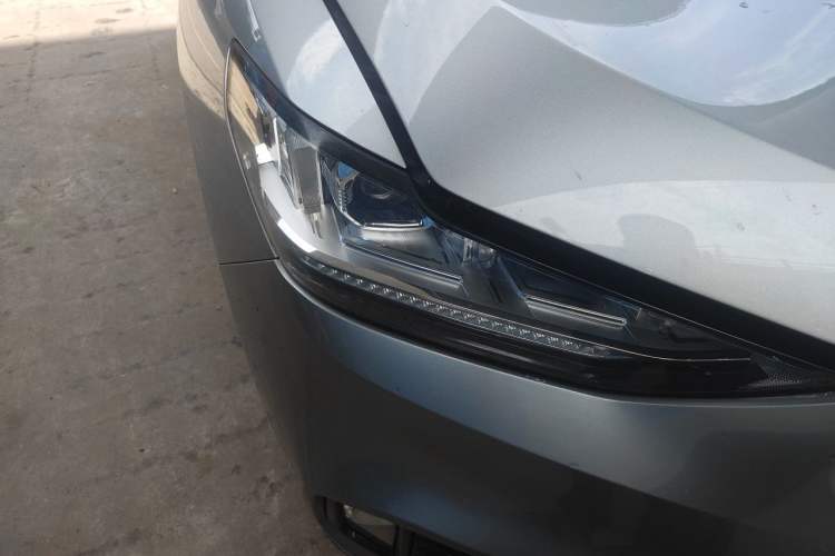 Used Wey VV6 2018 2.0T Two-Wheel Drive Flagship Version China V Standard Right Front Headlight