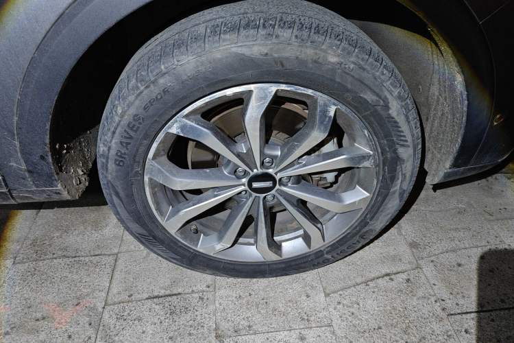 Used Wey VV6 2018 2.0T Four-Wheel Drive Flagship Version China V Standard Right Front Wheel Hub