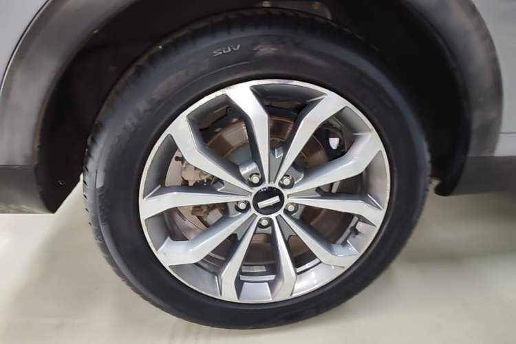 Used Wey VV6 2018 2.0T Two-Wheel-Drive Ultra-Luxury Version China V Standard Right Rear Wheel Hub