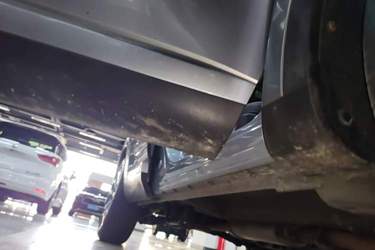 Used Wey VV6 2018 2.0T Two-Wheel-Drive Ultra-Luxury Version China V Standard Right Side Sill