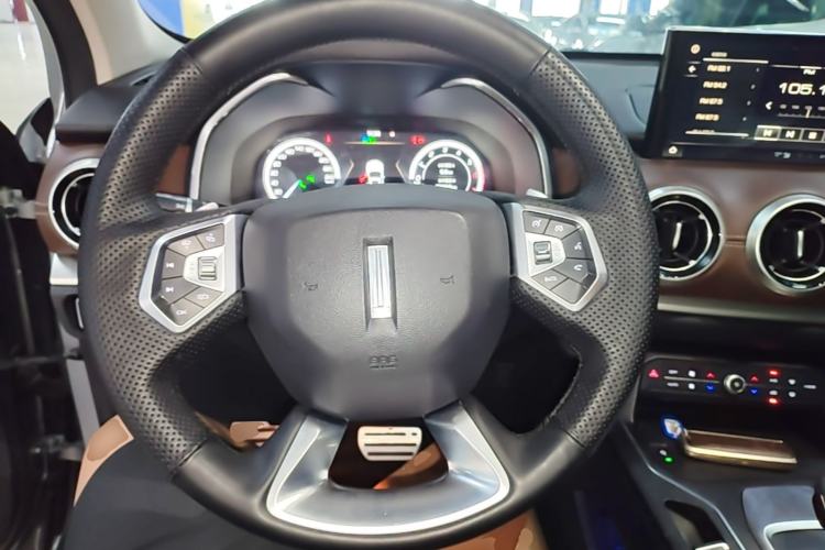 Used Wey VV6 2018 2.0T Two-Wheel-Drive Ultra-Luxury Version China V Standard Steering Wheel