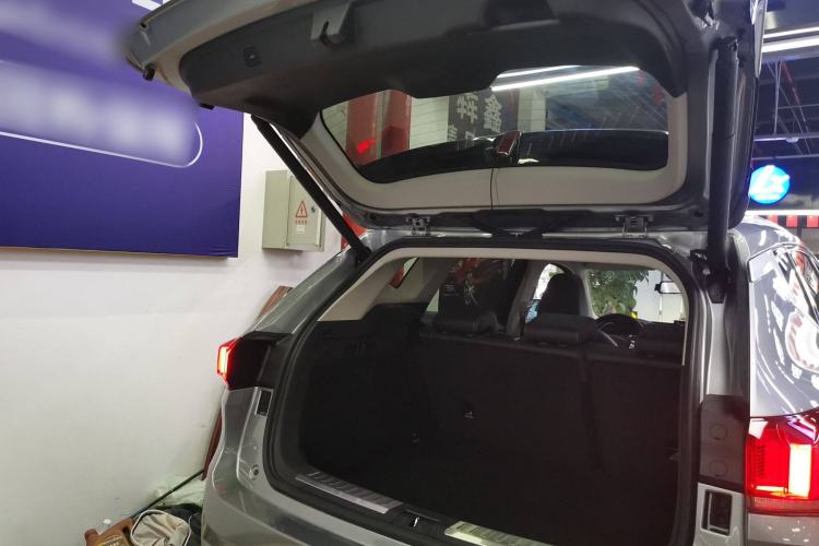 Used Wey VV6 2018 2.0T Two-Wheel-Drive Ultra-Luxury Version China V Standard Trunk