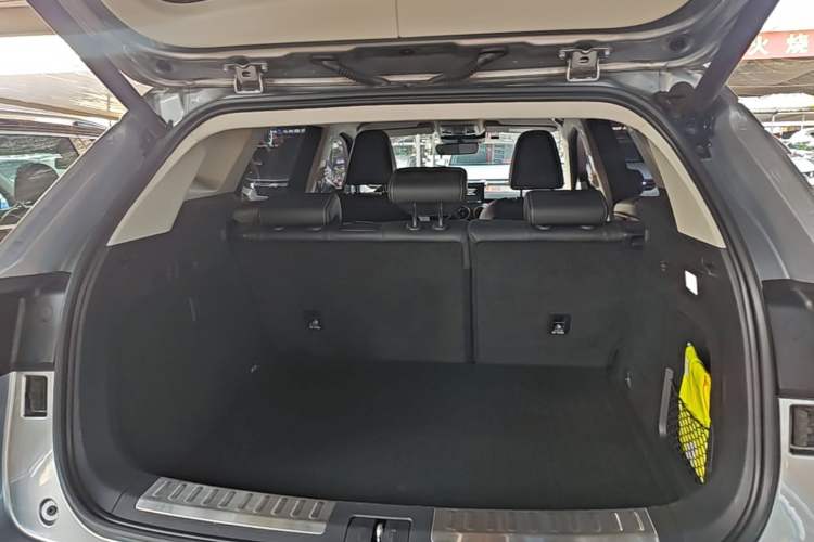 Used Wey VV6 2018 2.0T Two-Wheel-Drive Ultra-Luxury Version China V Standard Trunk