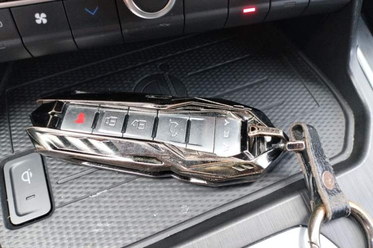 Used Wey VV6 2018 2.0T Two-Wheel Drive Flagship Version China V Standard Vehicle Key