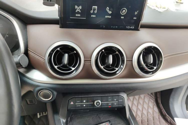 Used Wey VV6 2018 2.0T Two-Wheel Drive Flagship Version China V Standard Audio And AC Panel