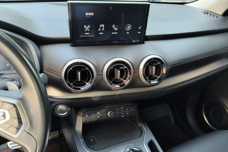 Used Wey VV6 2018 2.0T Two-Wheel-Drive Ultra-Luxury Version China V Standard Audio And AC Panel