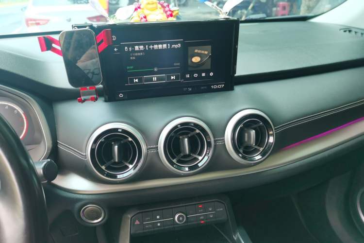Used Wey VV6 2018 2.0T Two-Wheel Drive Flagship Version China V Standard Audio And AC Panel