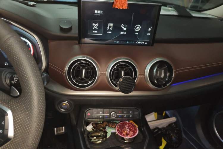 Used Wey VV6 2018 2.0T Two-Wheel Drive Flagship Version China V Standard Audio And AC Panel